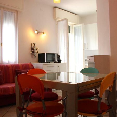Appartamento Casa Vacanze Spiaggia D'Oro デセンツァーノ・デル・ガルダ エクステリア 写真