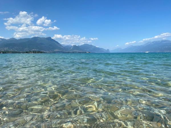 Appartamento Casa Vacanze Spiaggia D'Oro デセンツァーノ・デル・ガルダ エクステリア 写真