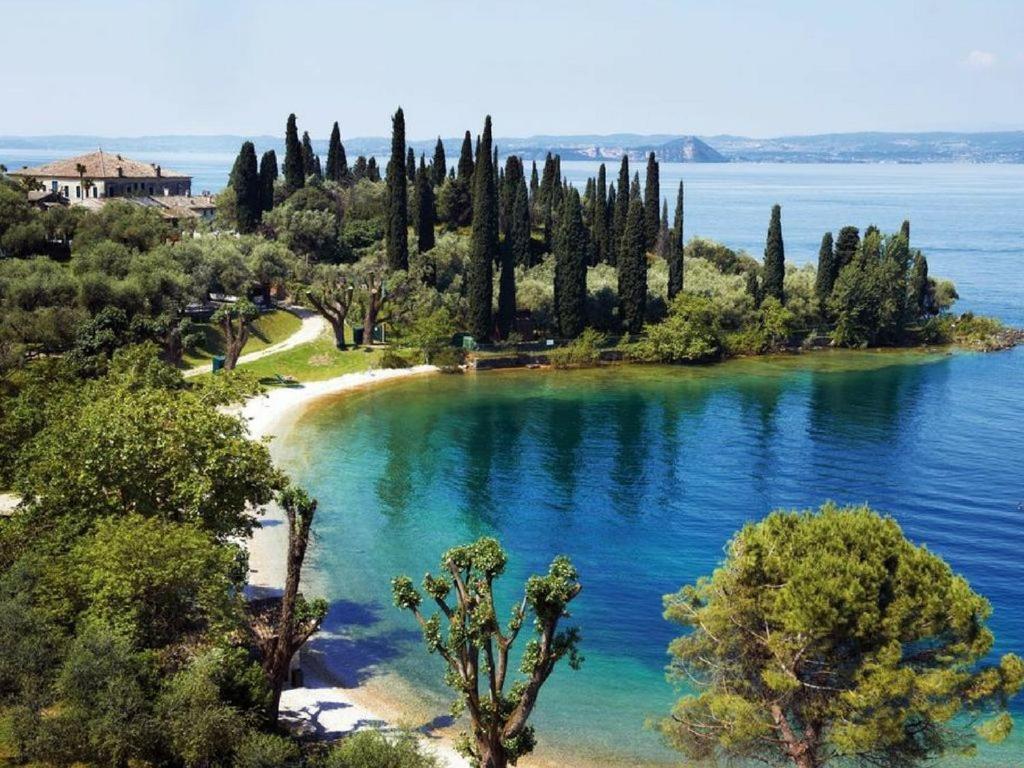 Appartamento Casa Vacanze Spiaggia D'Oro デセンツァーノ・デル・ガルダ エクステリア 写真