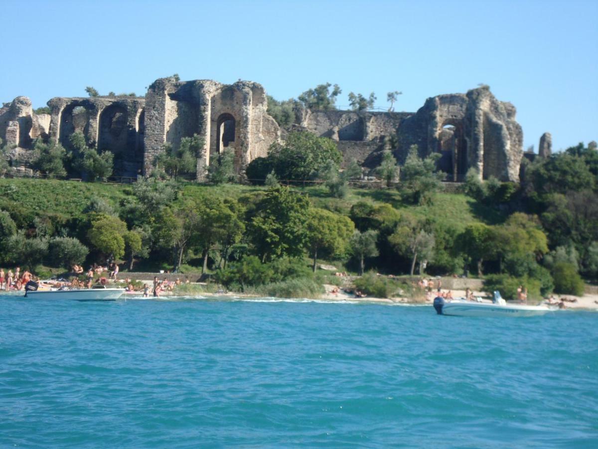 Appartamento Casa Vacanze Spiaggia D'Oro デセンツァーノ・デル・ガルダ エクステリア 写真