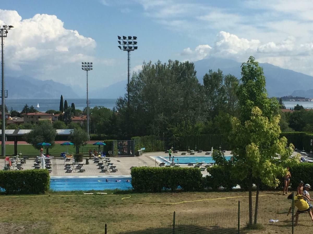 Appartamento Casa Vacanze Spiaggia D'Oro デセンツァーノ・デル・ガルダ エクステリア 写真